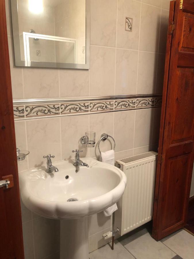 Executive Serviced Apartments 1 Forfar Exteriör bild