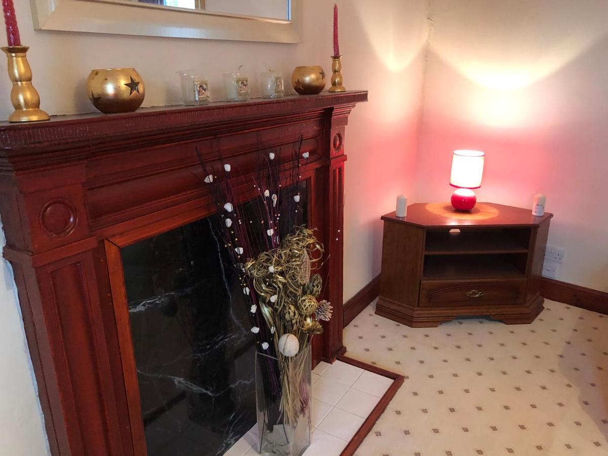 Executive Serviced Apartments 1 Forfar Exteriör bild