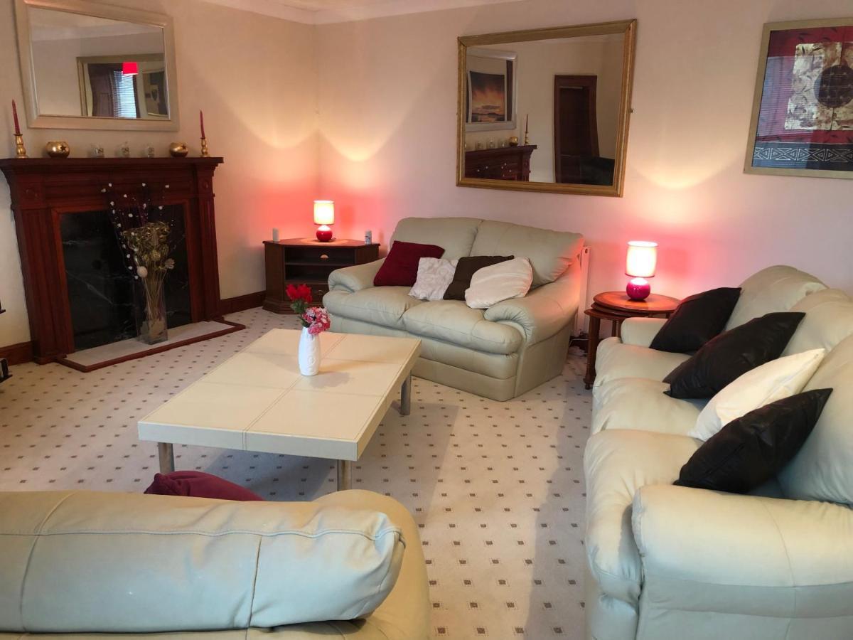 Executive Serviced Apartments 1 Forfar Exteriör bild